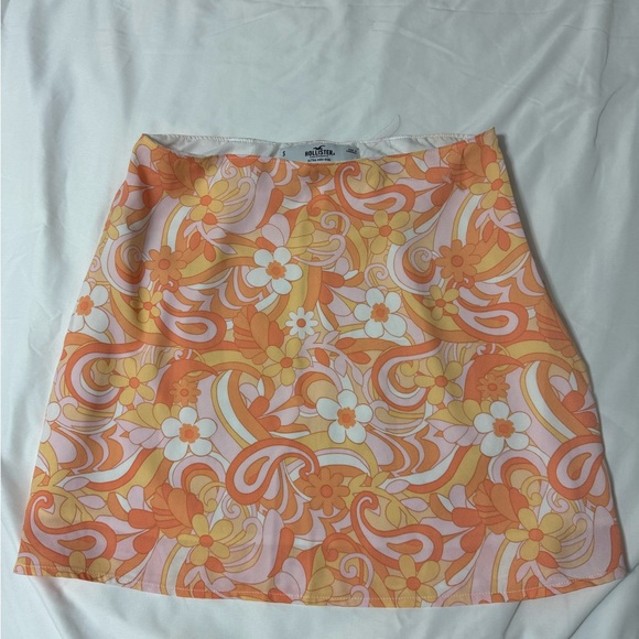 Hollister Mid Century Modern Orange Pastel Floral Mini Skirt | NWOT - Size Small - Picture 2 of 3
